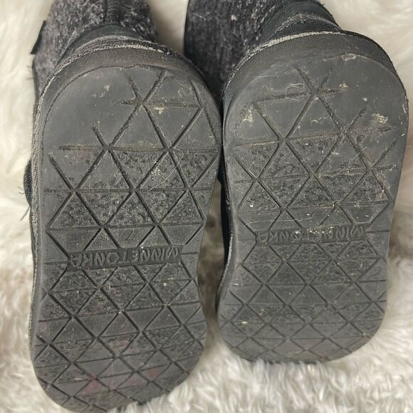 Minnetonka Tall Suede Tweed Boots Sheepskin/ Wool Lining Black/Gray SZ7 - Picture 9 of 9